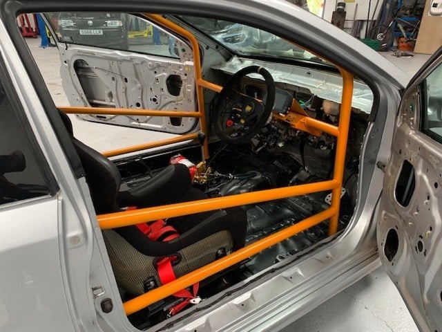 OMP Roll Cage in Honda Civic Type R