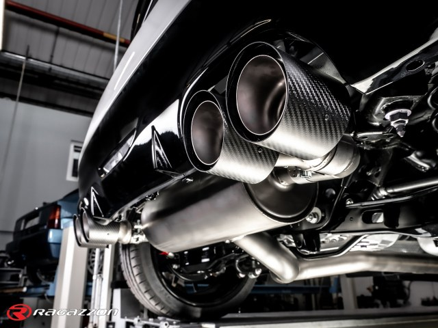 RAGAZZON GR YARIS WITH CARBON SHOT TAILPIPES