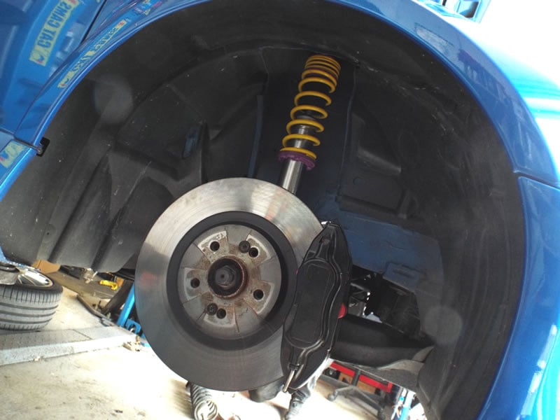 Clio V6 with KW Variant 3 strut in place